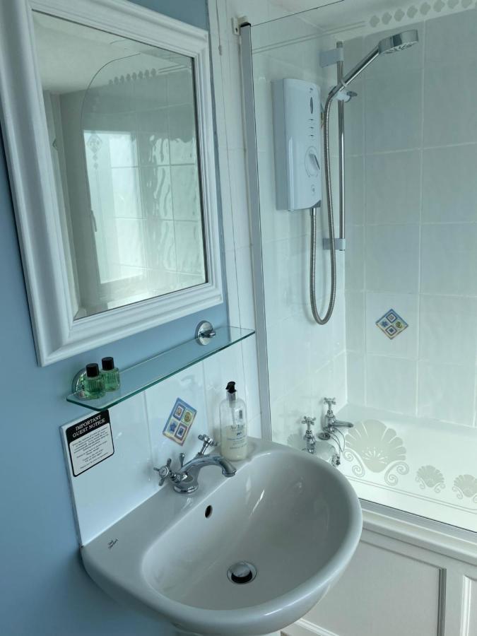 Honeypot Guest House Крейл Экстерьер фото